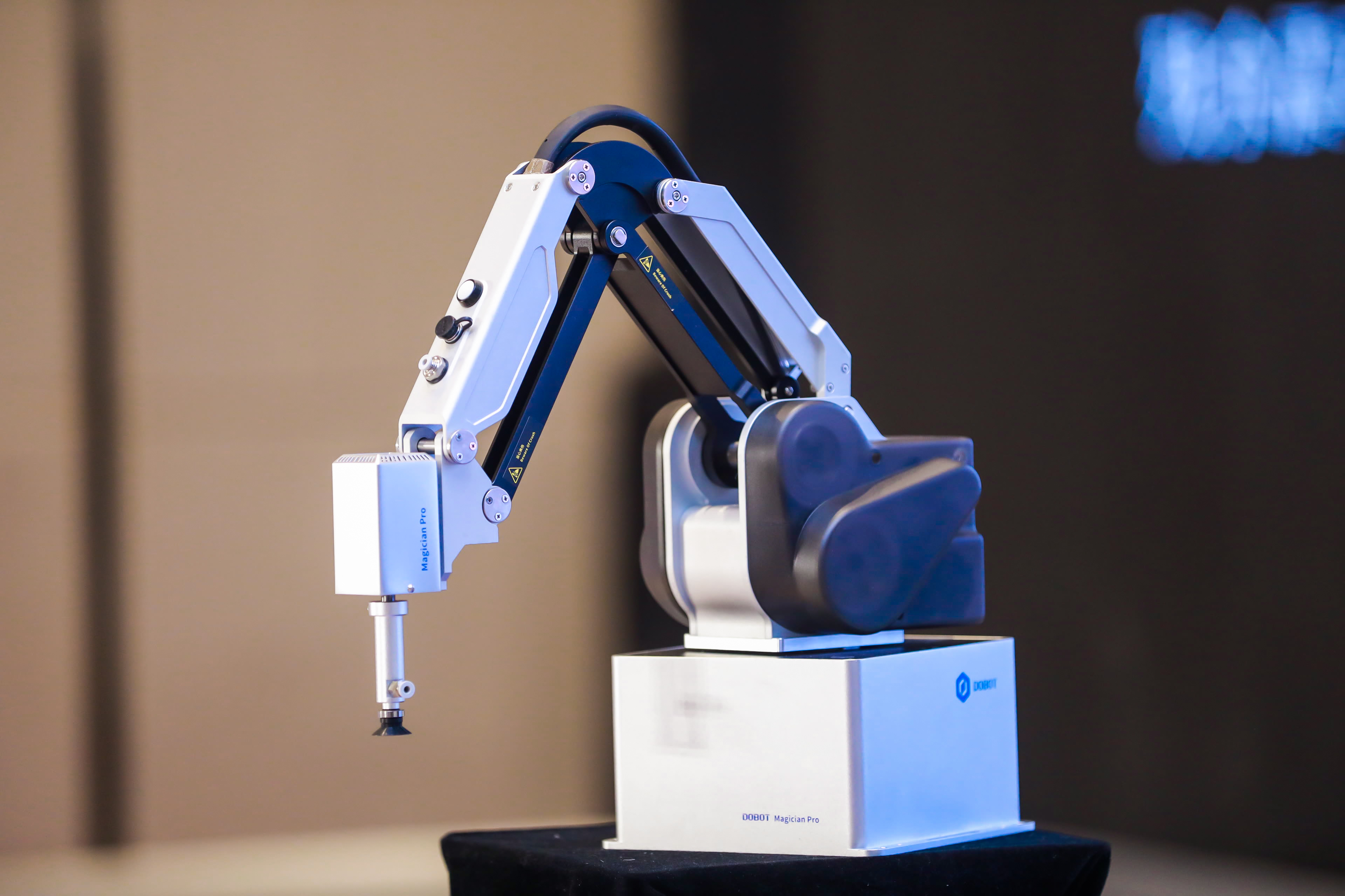 DOBOT MG400 Desktop Collaborative Robot Unlocks New Possibilities for Robotic Applications